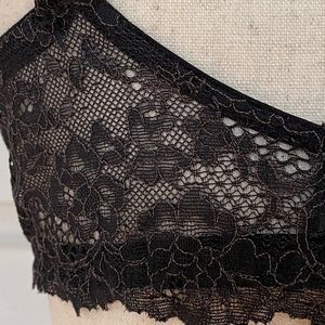 Victoria’s Secret black lace bra